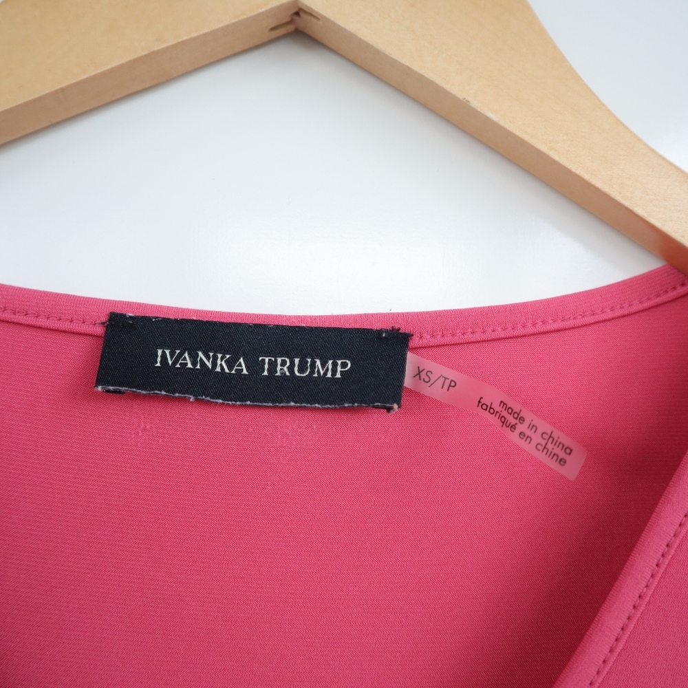 Ivanka Trump Mauve Short Sleeve w/ 1 Shoulder Bow - Picture 3 of 6